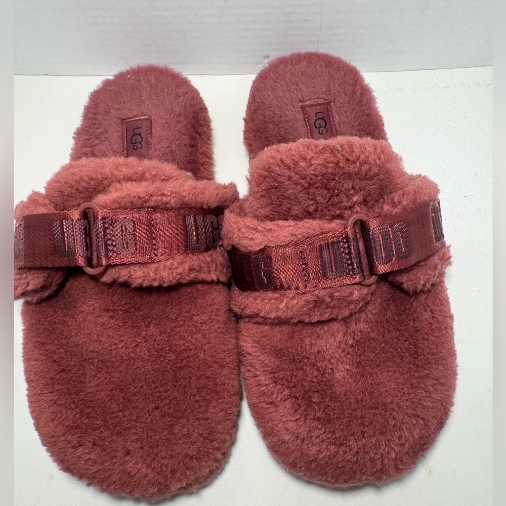 UGG MEN’S FLUFF IT SLIPPERS SIZE 8 IN MEN